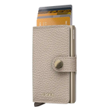 Secrid Miniwallet Pebble Latte - RFID-Schutz mit ausgeschobenen Karten